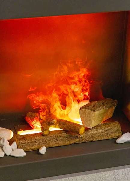 Artificial Ceramic Log Wood Steam Effects Fireplace — Stock Photo, Image