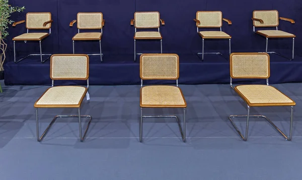 Rattan Wicker Bambu Ofis Mobilya Konferansı Metal Bacaklı Sandalyeler — Stok fotoğraf