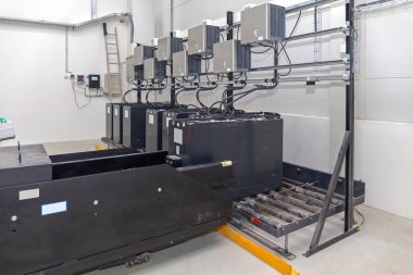 Endüstriyel Şarj İstasyonunda Forklift Batarya Hücresi