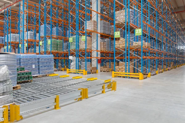 Floor Mountet Pallet Gravity Flow Fulfillment Distribution Warehouse — Stock Photo, Image