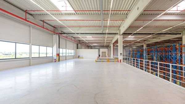 Empty Floor Space Distribution Warehouse Interior — Stock Photo, Image