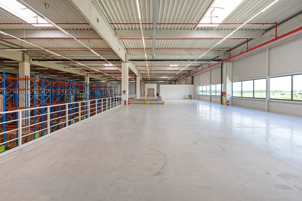 Empty Floor Space Distribution Warehouse Interior — Stock Photo, Image