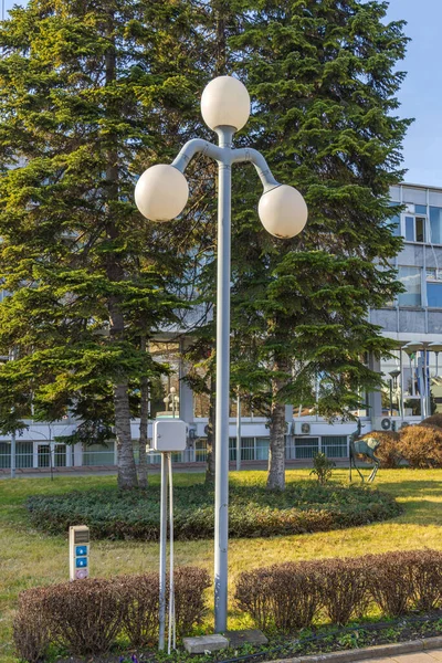 Lâmpada Três Esferas Pólo Luminário Parque Cidade — Fotografia de Stock