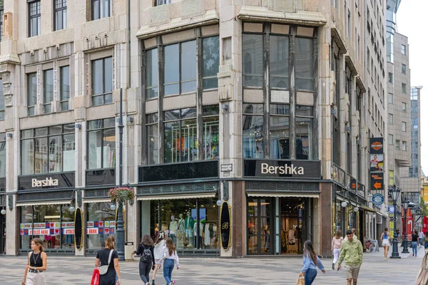 Будапешт Венгрия Июля 2022 Года Магазин Одежды Bershka Воросмартской Площади — стоковое фото