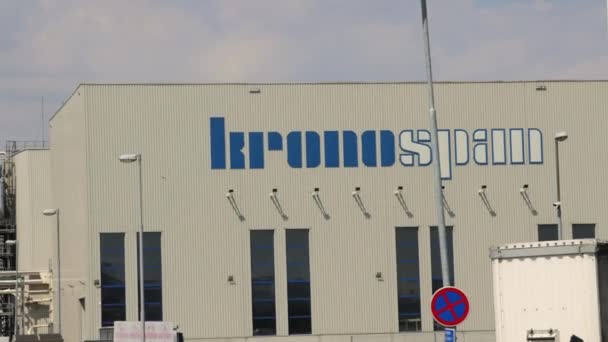 Lapovo Sérvia Agosto 2022 Painéis Madeira Fábrica Construção Kronospan International — Vídeo de Stock