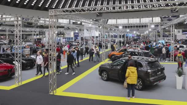Belgrad Serbia Marca 2023 Nowe Samochody Międzynarodowej Wystawie Samochodowej Sali — Wideo stockowe