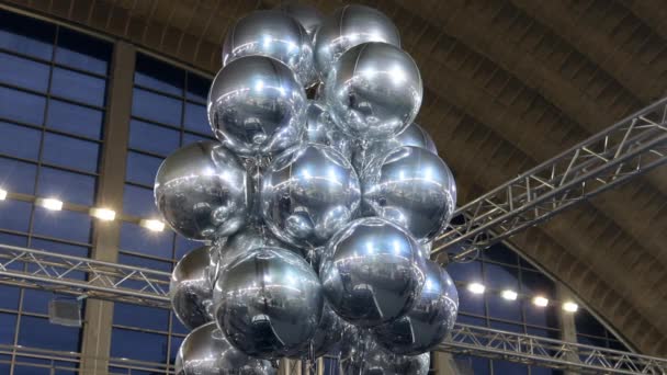 은하단 Filled Metallic Foil Silver Balloons Hall — 비디오