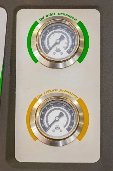 Oil Pressure Gauges Bar Psi Scale Garage Equipment Machine — Stock Photo, Image