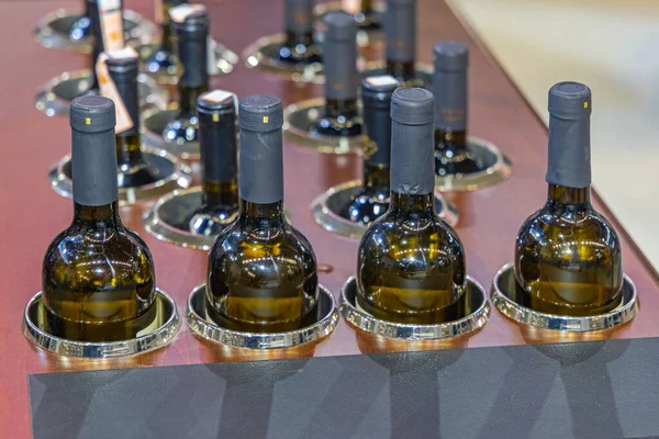 Wijnflessen Koeler Bar Winkelwagen Koelkast Apparatuur — Stockfoto