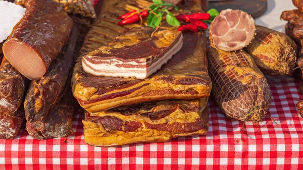 Lajes Carne Porco Bacon Banca Mercado Dos Agricultores — Fotografia de Stock