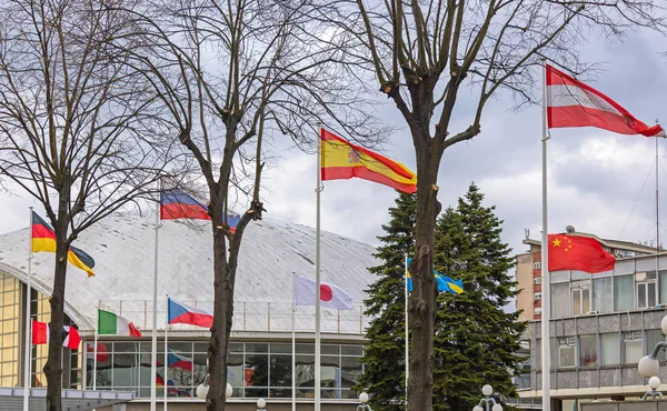 Världsflaggor Framför Den Internationella Konferensen Building Event — Stockfoto