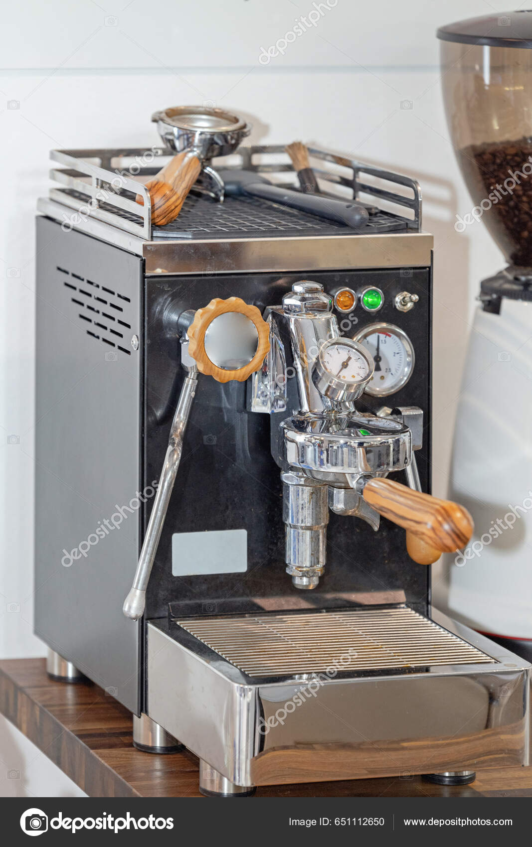 Professional Italian Espresso Coffee Machine Wooden Handles Stock Photo by ©Baloncici 651112650