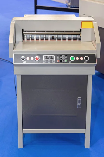 Moderne Papiersnijmachine Afdrukkantoorapparatuur — Stockfoto