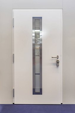 Akıllı Elektronik Kilitli Modern Beyaz Kapı Ev Güvenliği