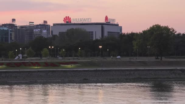 Belgrad Serbia Sierpnia 2022 Budynek Huawei Electronics Chinese Tech Company — Wideo stockowe
