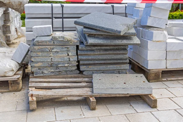 Stacked Reclaimed Granite Tiles Pallet Construction Site — Stock Photo, Image