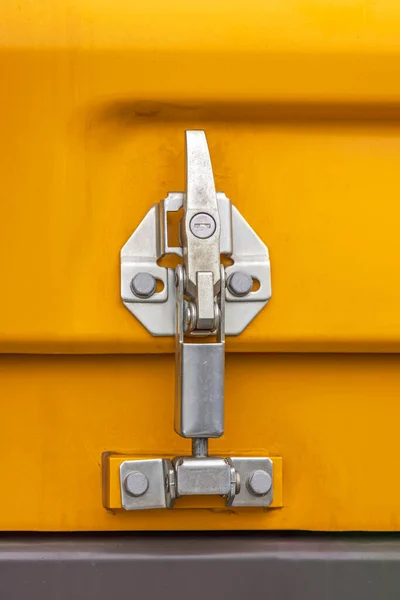 Κλειδαριά Κλειδαριά Στο Κίτρινο Όχημα Μηχανών Κατασκευής — Φωτογραφία Αρχείου