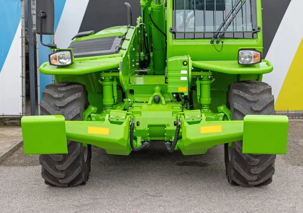 Position Hydraulic Stabilizer Legs Green Telehandler Front — Stock Photo, Image
