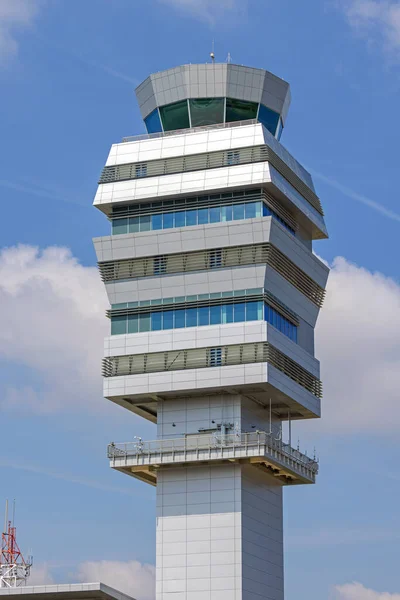 Nová Řídící Věž Letového Provozu Letišti Nikola Tesla Bělehradě — Stock fotografie