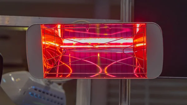 Kızılötesi Kızılötesi Kızılötesi Lamba Veranda Isıtıcısı Elektrik Aygıtı — Stok fotoğraf