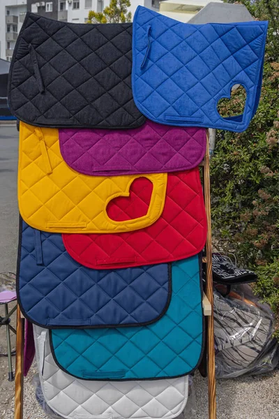 Farbe Pferd Sattel Decke Pad Tuch Reitausrüstung — Stockfoto