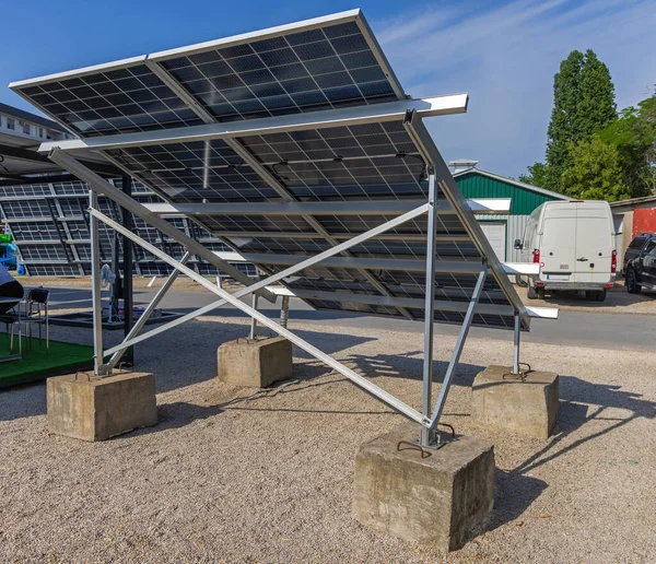 Solar Panels Array Unit Electric Power Concrete Legs Support — Stock Photo, Image