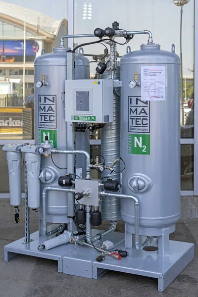 セルビア ベオグラード2022年5月24日 窒素ガス発生器貯水タンク産業機器 — ストック写真