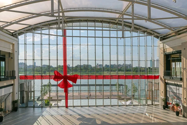 Belgrad Sırbistan Haziran 2021 Alışveriş Merkezi Pencereleri Açılış Dekorasyonu Üzerine — Stok fotoğraf