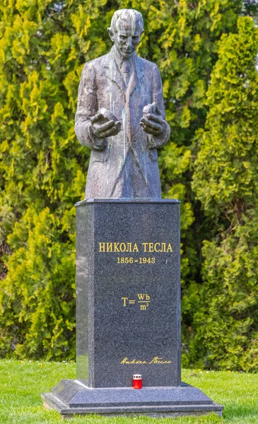 Stock image Belgrade, Serbia - April 15, 2023: Bronze Statue of Nikola Tesla Famous Inventor at Vracar Park Spring Day.