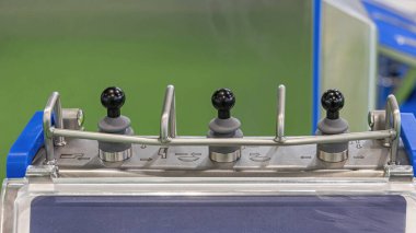 Çoklu Eksen Joystickler Makine Kontrol Görevi Nöbetçiler
