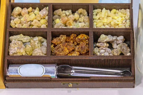 Šest Různých Kadidlo Libanové Aromatické Pryskyřice Krabici — Stock fotografie