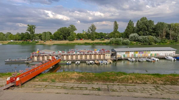 Szeged Hungary July 2022 Floating Swimming Pool Pontoon Boat Dock — Stock Photo, Image