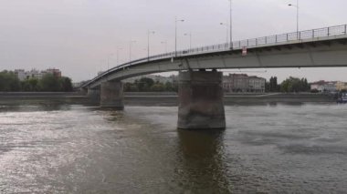 Özgürlük Köprüsü Tuna Nehri Novi Hüzünlü Yaz Günü