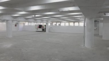 Panorama 'daki Boş Fabrika Binası Beyaz İç Işıklar