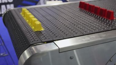 Otomatik Hareket Sistemi Araba Yıkama Tesisindeki Araçlar için Taşıyıcı Kayışı