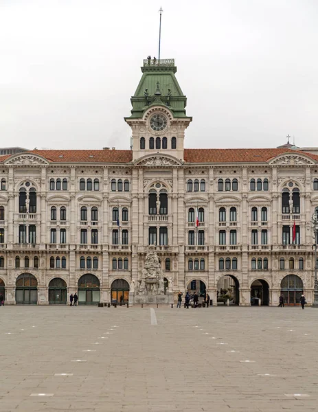 Trieste Italy January 2017 Fountain Landmark Front Town Hall Building — Stock Photo, Image