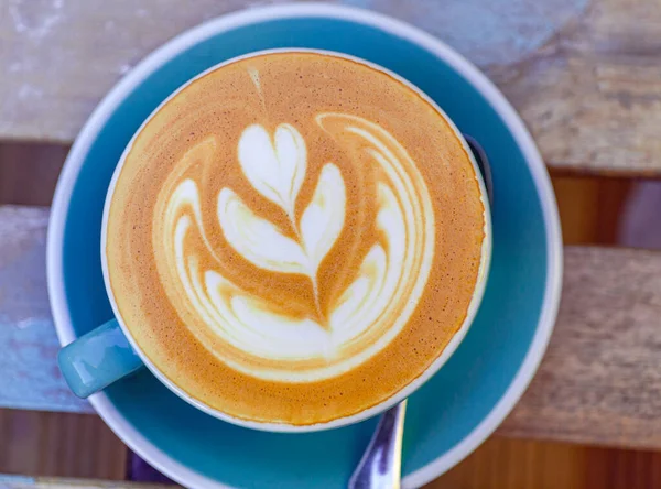 Heart Shape Konst Skum Italienska Cappuccino Kaffe Top View — Stockfoto