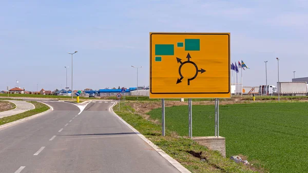 Roundabout Διασταύρωση Πληροφορίες Κυκλοφορίας Οδική Είσοδος Αντιγραφή Διάστημα — Φωτογραφία Αρχείου