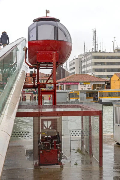Venedik Talya Şubat 2018 Tekerlekli Sandalye Taşımacılık Kapsülü Anayasa Köprüsü — Stok fotoğraf