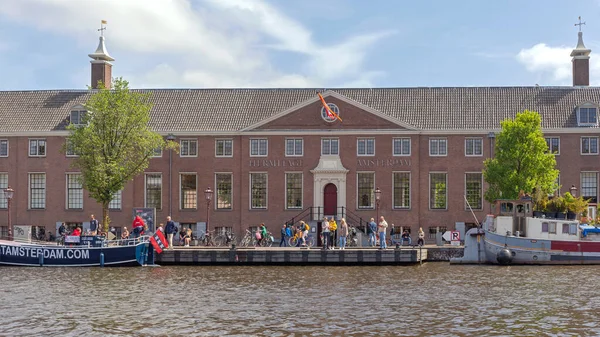 Amsterdam Nederländerna Maj 2018 Turister Framför Hermitage Museum Building Amsterdam — Stockfoto