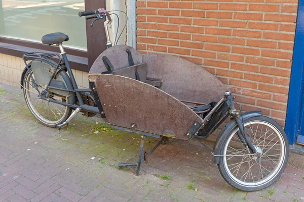 Transporte Carga Frontal Bicicleta Estacionada Rua Amsterdã — Fotografia de Stock
