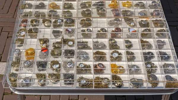 Pocket Clocks Chain Display Case Сайті Street Market — стокове фото