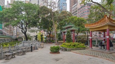 Hong Kong, Çin - 26 Nisan 2017 Nathan Road Ya Ma Tei Kowloon Bahar Günü Kamu Meydanı Dinlenme Bahçesi.