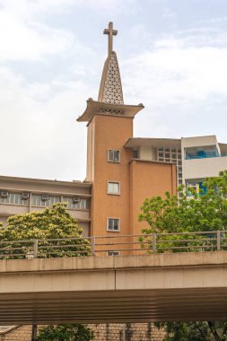 Hong Kong 'daki Yau Ma Tei' deki Kowloon Metodist Kilisesi Kulesi