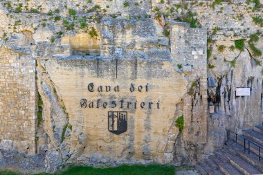 San Marino - 16 Haziran 2019: San Marino Cumhuriyeti 'nde tarihi eser Cava dei Balestrieri.