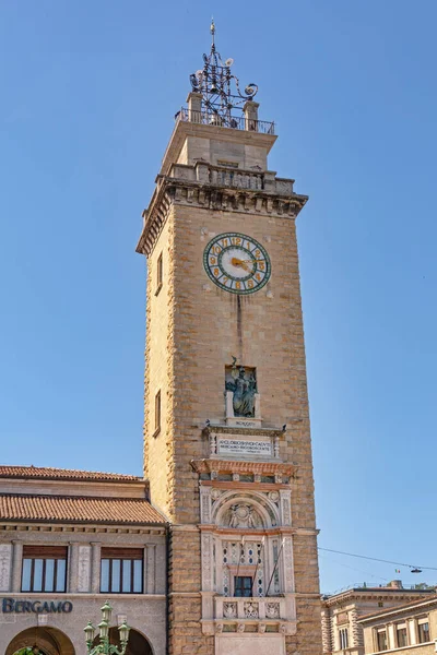 Bergamo Italy June 2019 Torre Dei Caduti Piazza Vittorio Veneto — Stock Photo, Image
