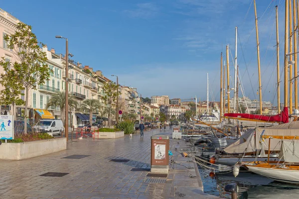 Cannes Francja Lutego 2016 Jachty Zacumowane Żaglówki Marina Słoneczny Dzień — Zdjęcie stockowe