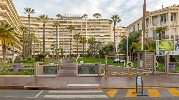 Cannes Franciaország 2016 Február Grand Hotel Épülete Híres Boulevard Croisette — Stock Fotó