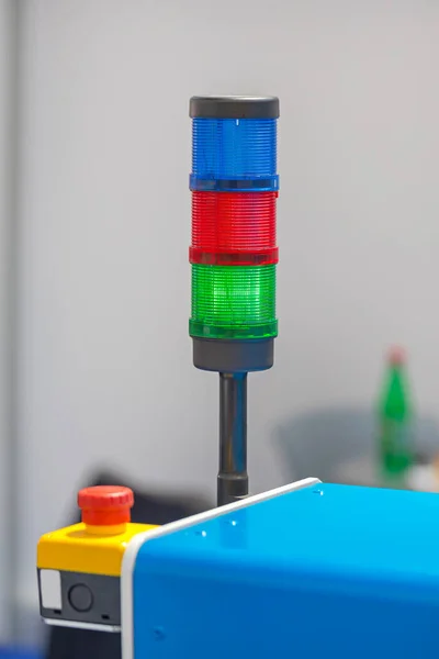 Зелений Сигнал Stack Light Machine Manufacturing — стокове фото