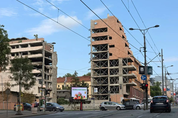 セルビア ベオグラード 2018年7月17日 首都中心部の爆撃遺跡の後の歴史的建造物セルビア国防総省 — ストック写真